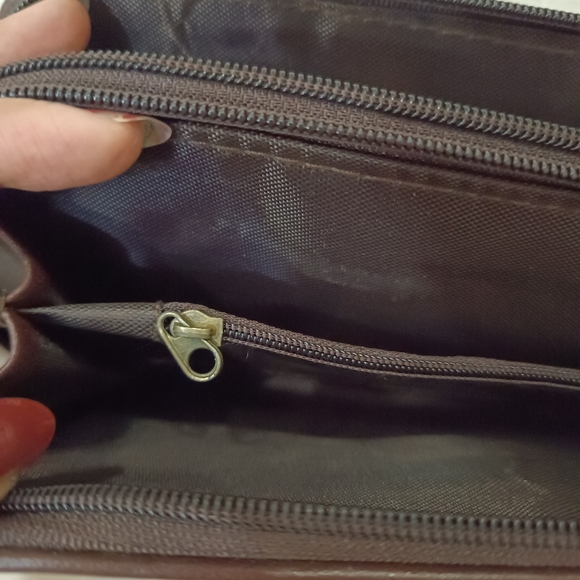 Sold🚫Sling and wallet set - Picture 10 of 12